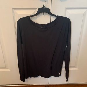 Gap long sleeve athletic top, open back